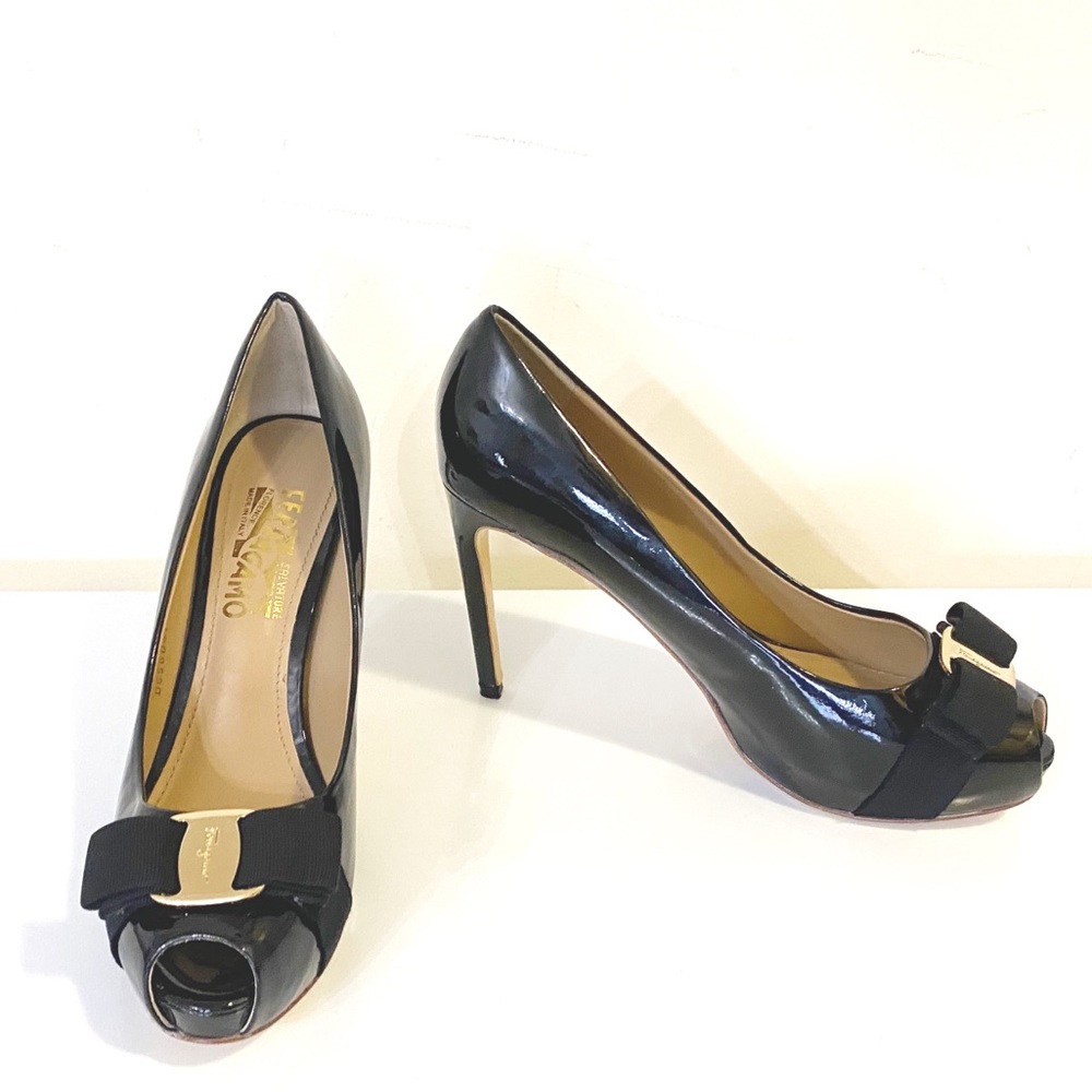 Salvatore Ferragamo Vera bow women heels open toe Sz 9 us 8.5